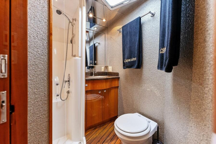 2007 Hatteras 64C - CHUPACBRA