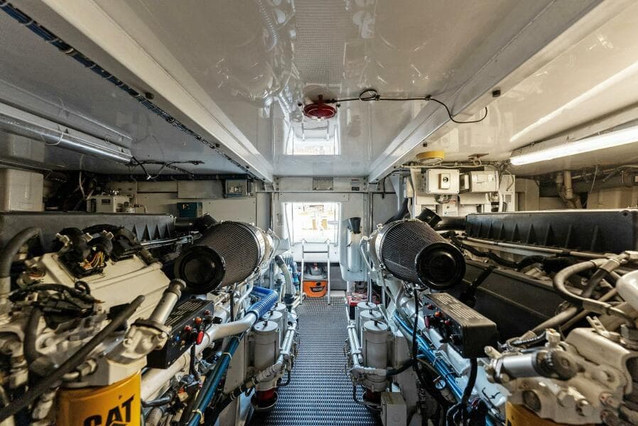 2007 Hatteras 64C - CHUPACBRA