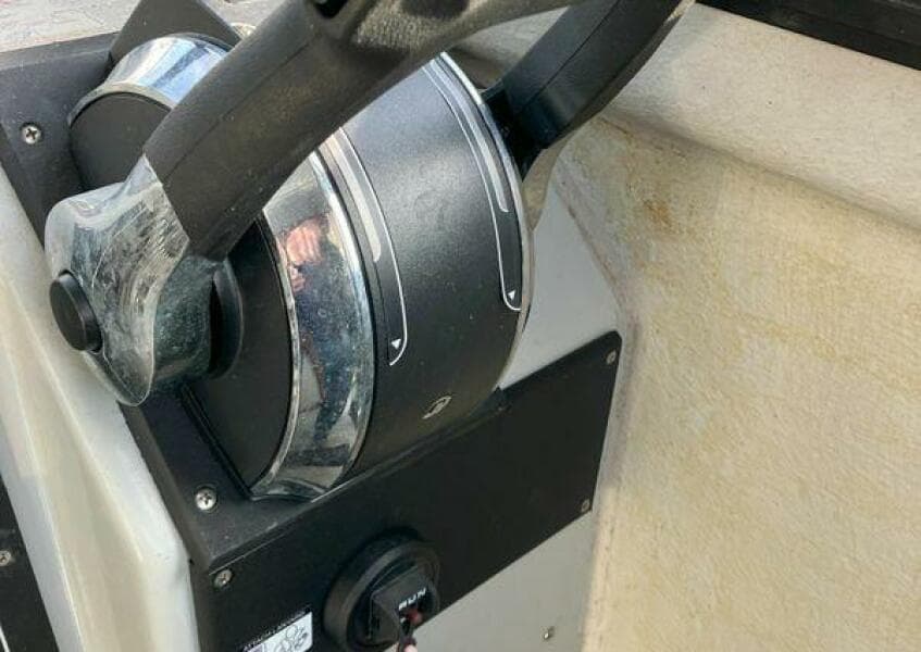 1990 Boston Whaler Frontier