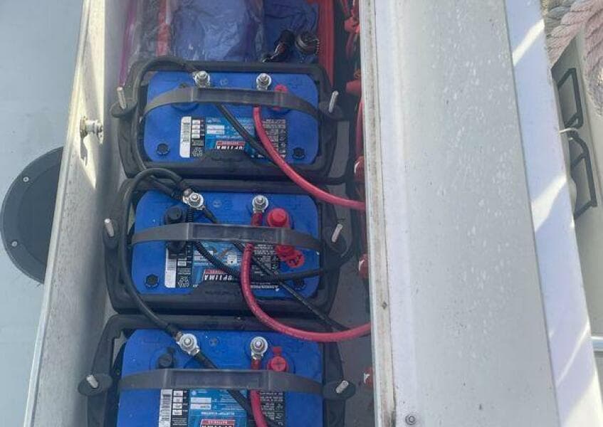 1990 Boston Whaler Frontier