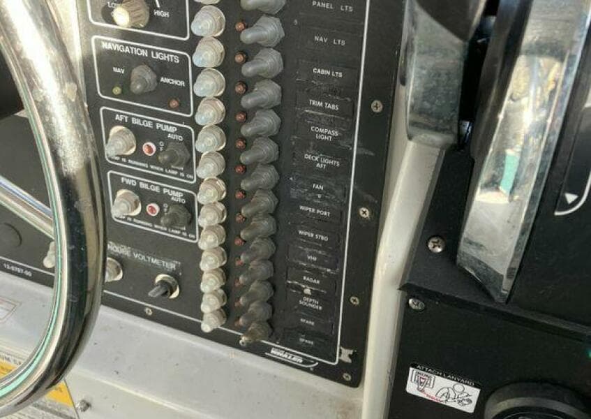 1990 Boston Whaler Frontier