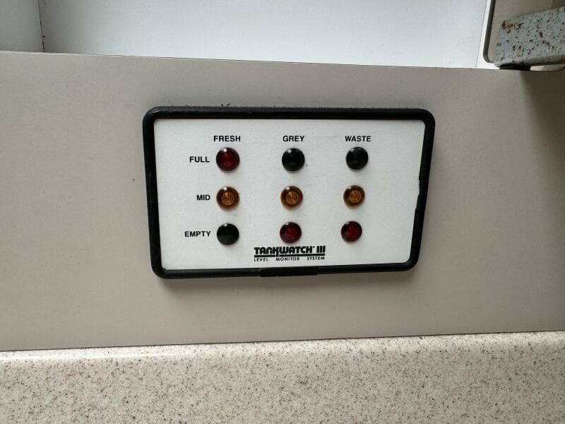 1998 Chris-Craft 320 Express Cruiser