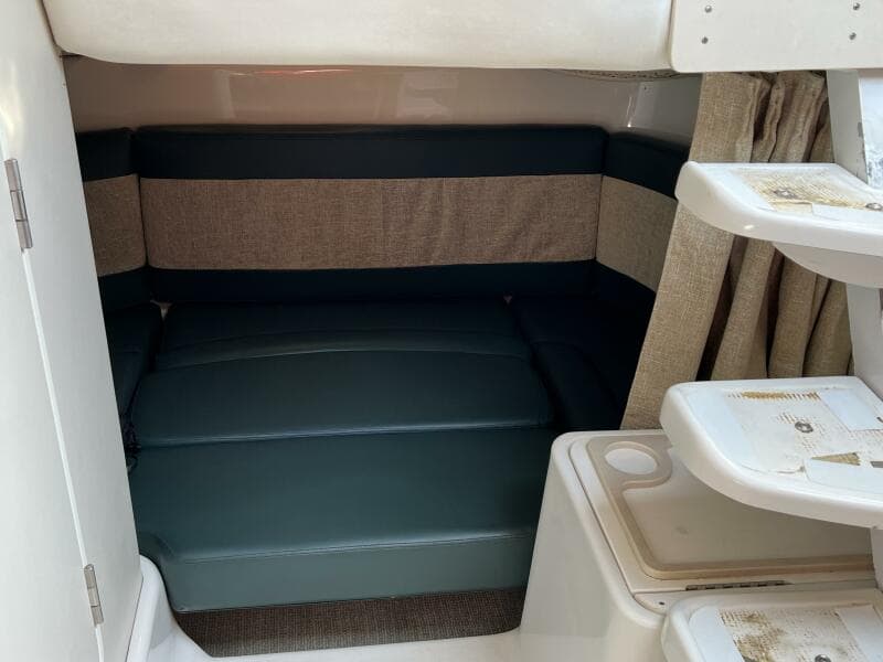 1998 Chris-Craft 320 Express Cruiser