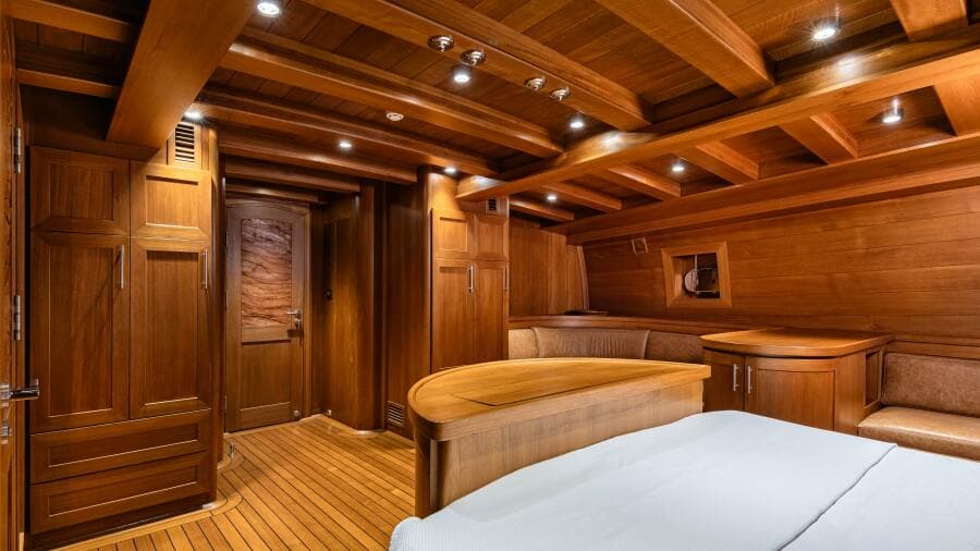 2013 East Yachting Custom