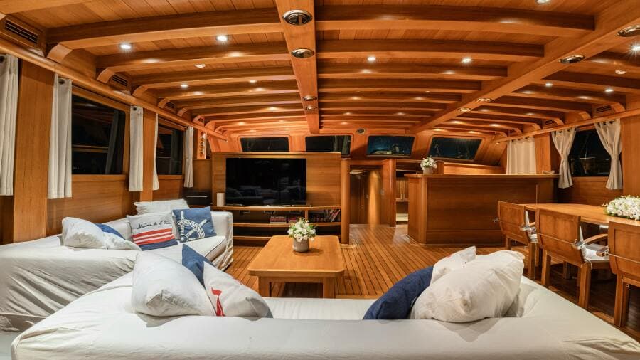 2013 East Yachting Custom