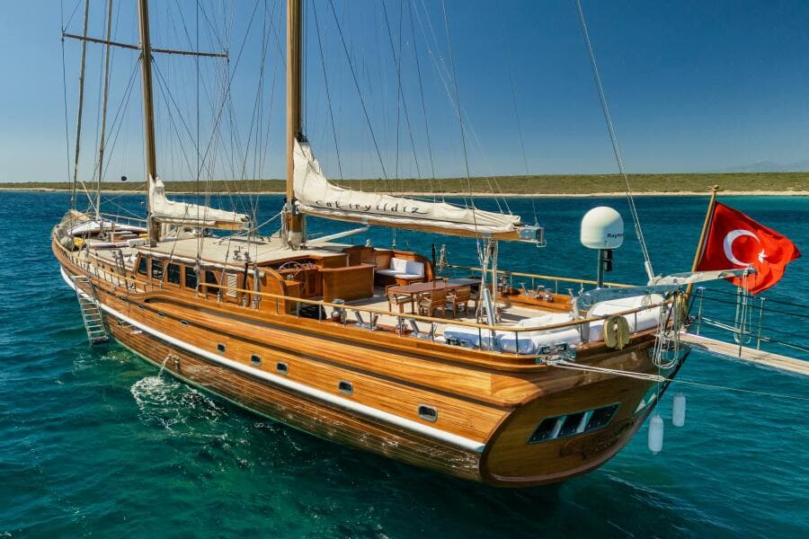 2013 East Yachting Custom