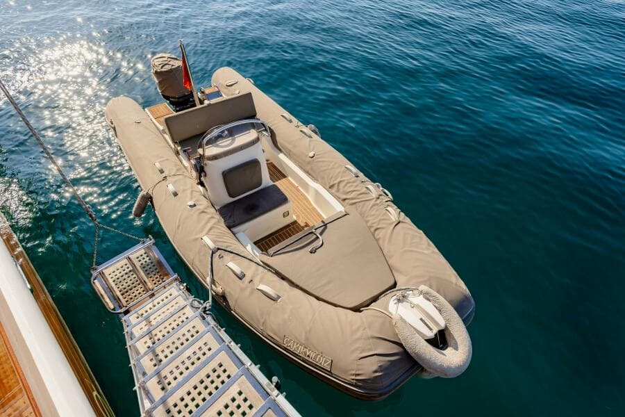 2013 East Yachting Custom