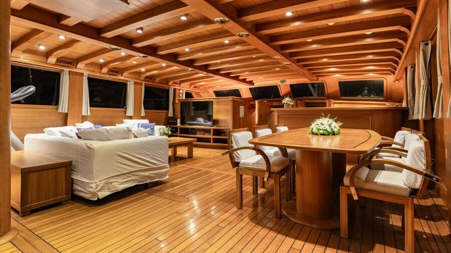 2013 East Yachting Custom
