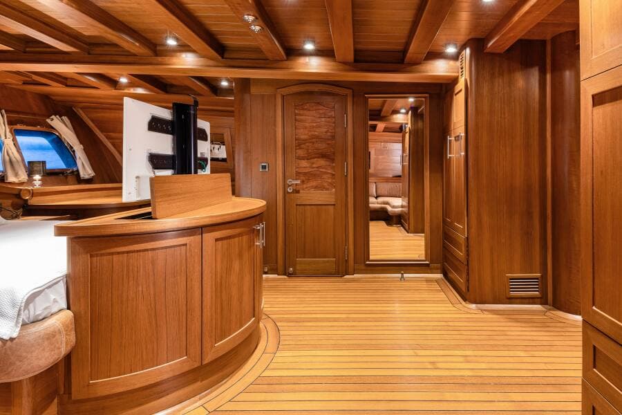 2013 East Yachting Custom