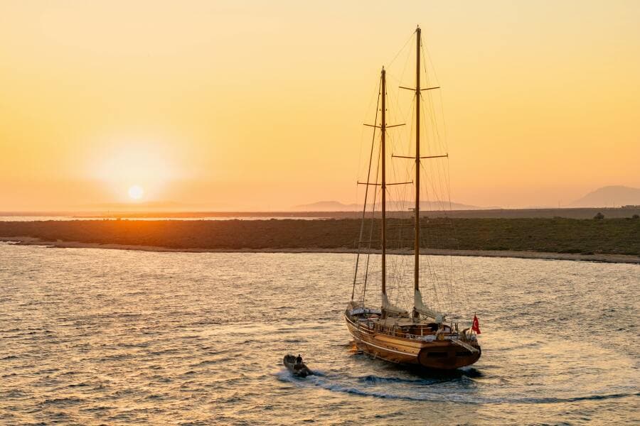 2013 East Yachting Custom