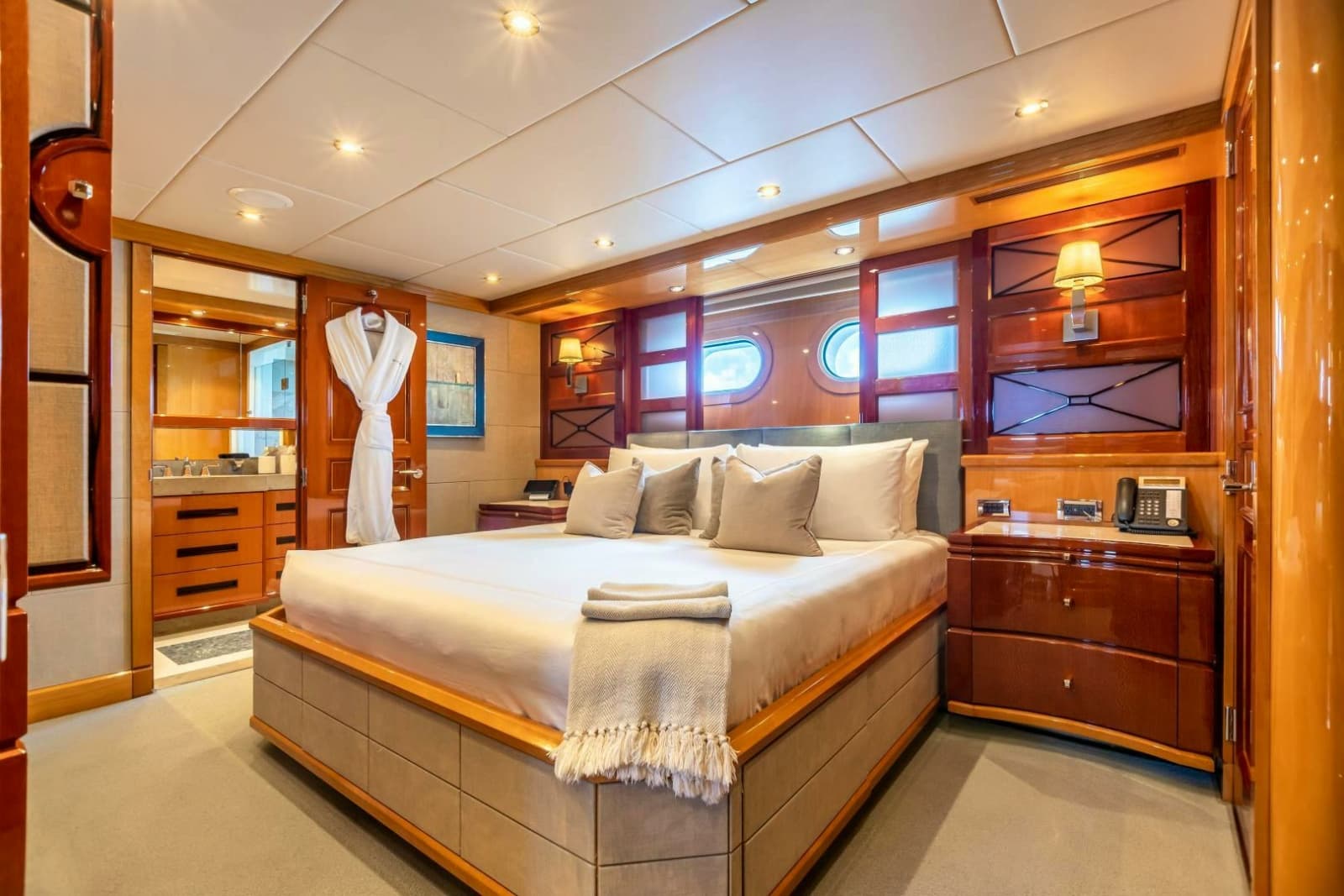 2011 Trinity Yachts Trinity 164 - Photo 22