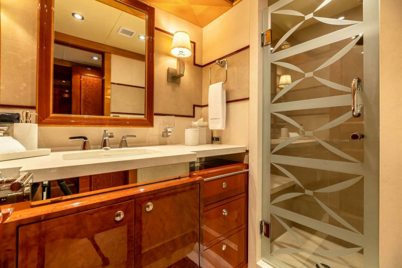 2011 Trinity Yachts Trinity 164 - Photo 32