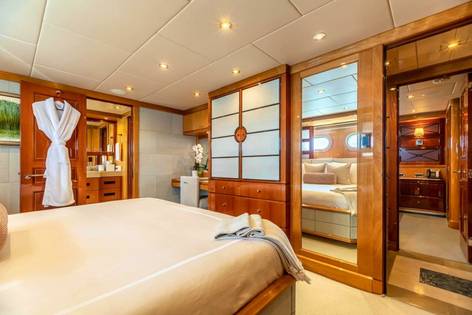 2011 Trinity Yachts Trinity 164 - Photo 27
