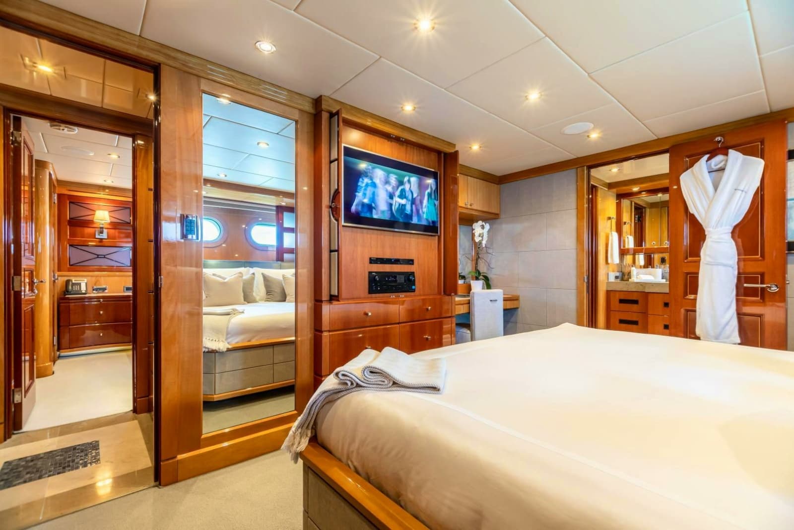 2011 Trinity Yachts Trinity 164 - Photo 23