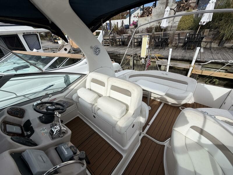2005 Sea Ray 320 Sundancer