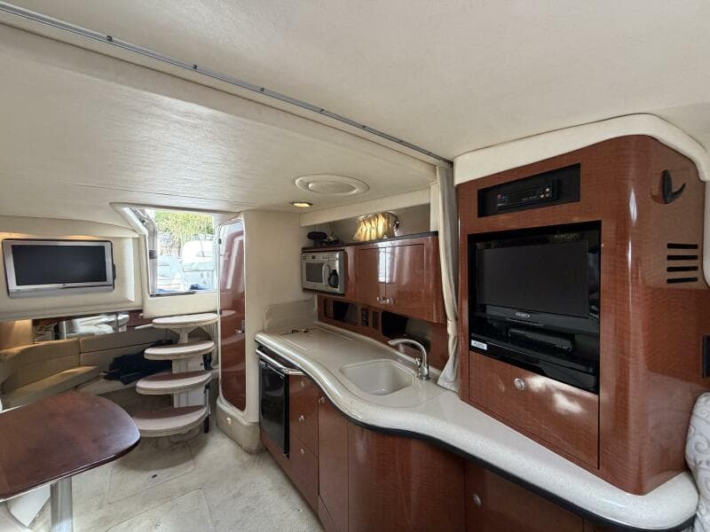 2005 Sea Ray 320 Sundancer