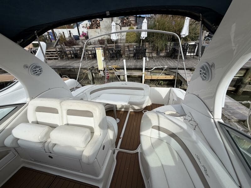 2005 Sea Ray 320 Sundancer
