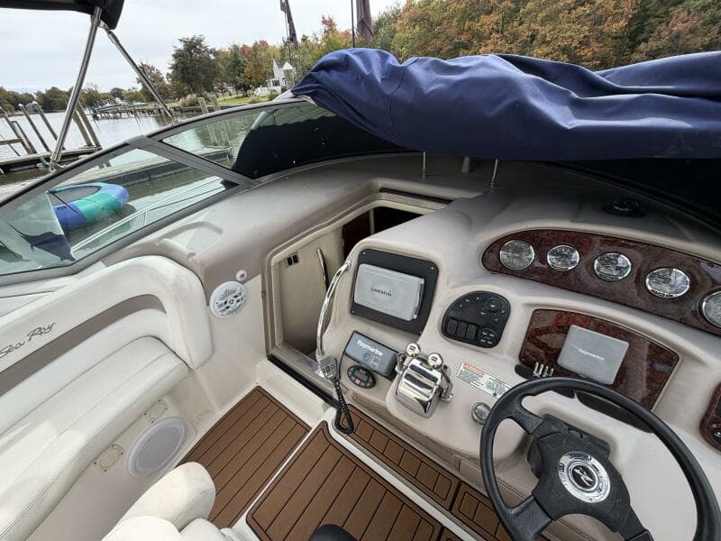2005 Sea Ray 320 Sundancer