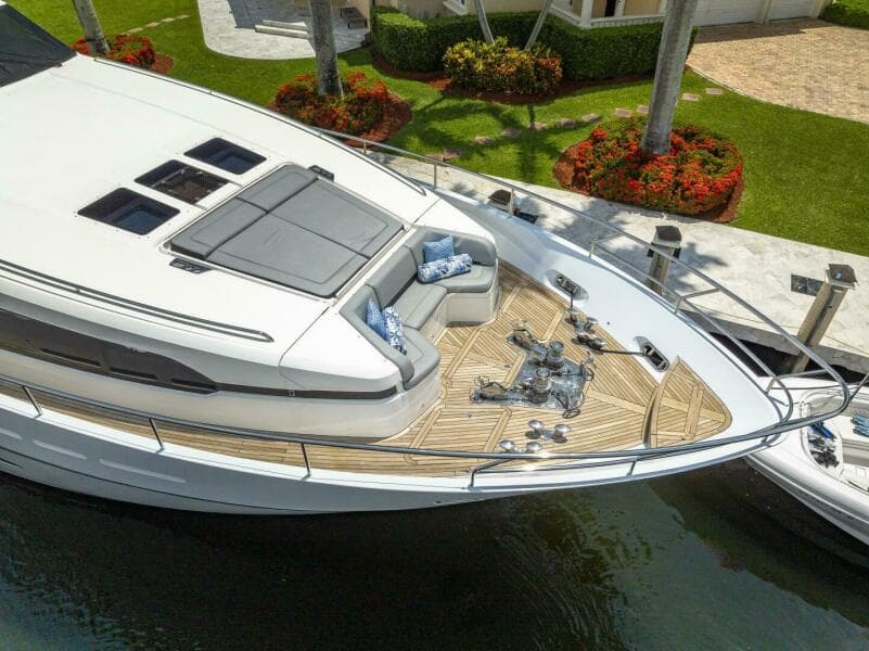 2012 Princess 104 - Bow