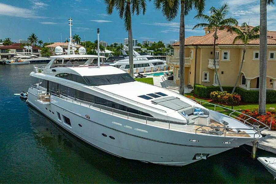 2012 Princess 104 - Profile
