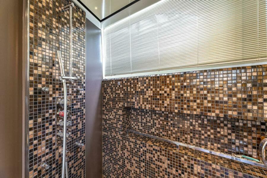 2012 Princess 104 - On deck master head