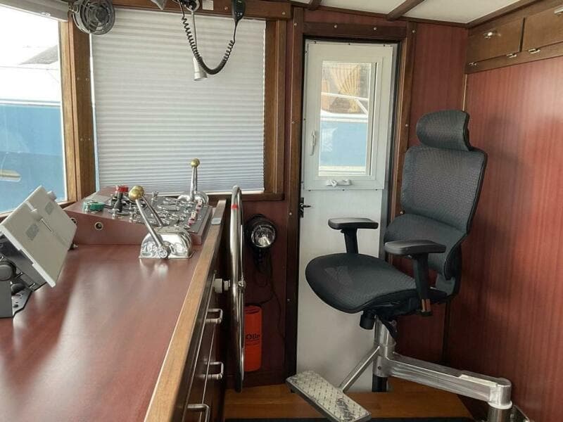 1987 Custom Pilothouse