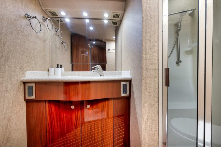 Viking 52 Smooth Operator-Guest Head