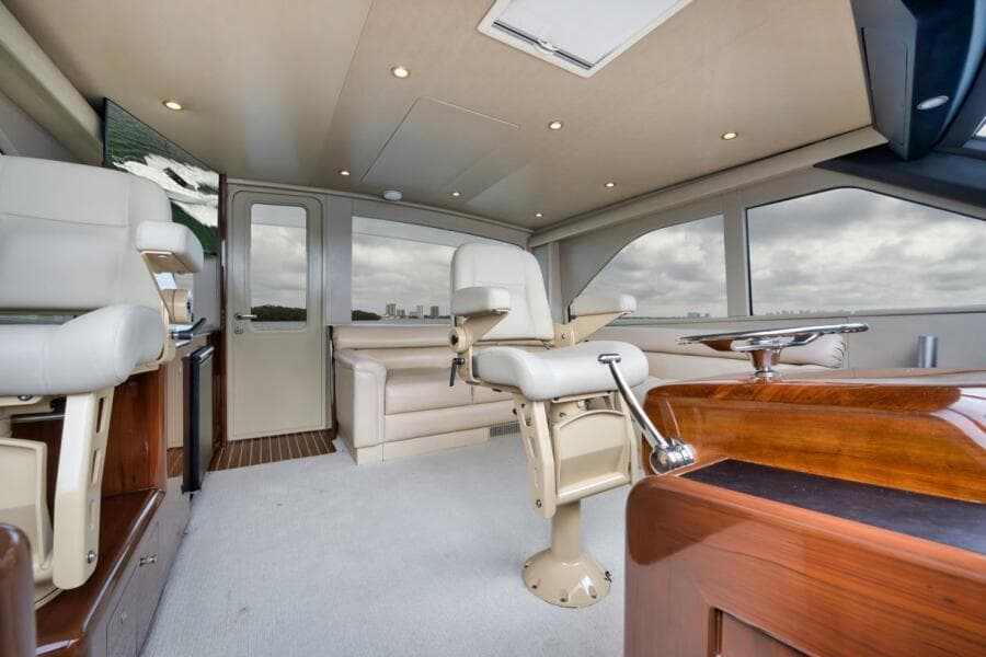 Viking 52 Smooth Operator-Salon