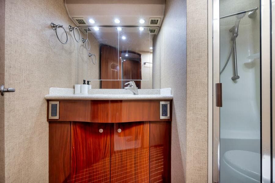 Viking 52 Smooth Operator-Guest Head