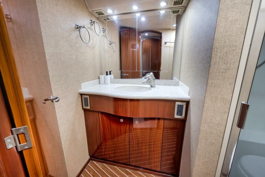 Viking 52 Smooth Operator-Guest Head