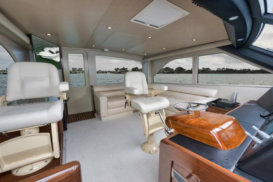 Viking 52 Smooth Operator-Salon