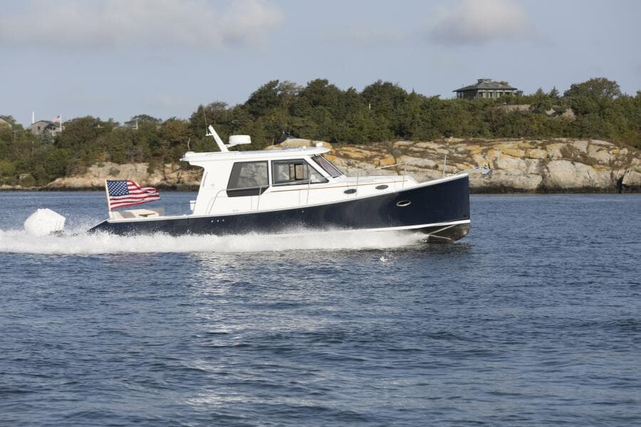 2026 True North 39 Outboard Express
