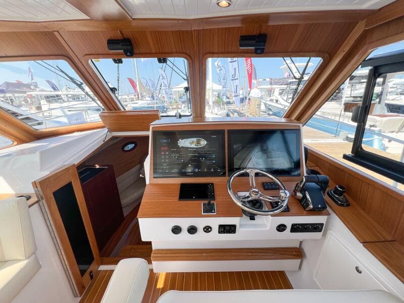 2026 True North 39 Outboard Express