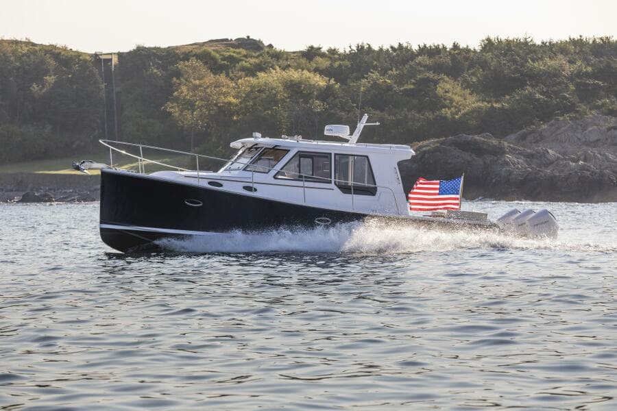 2026 True North 39 Outboard Express