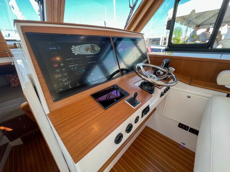 2026 True North 39 Outboard Express