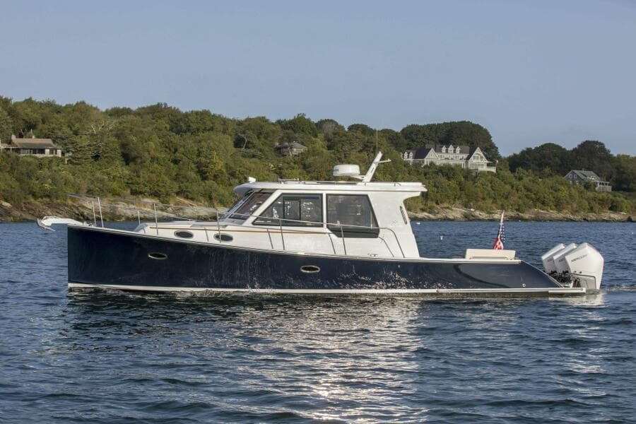 2026 True North 39 Outboard Express