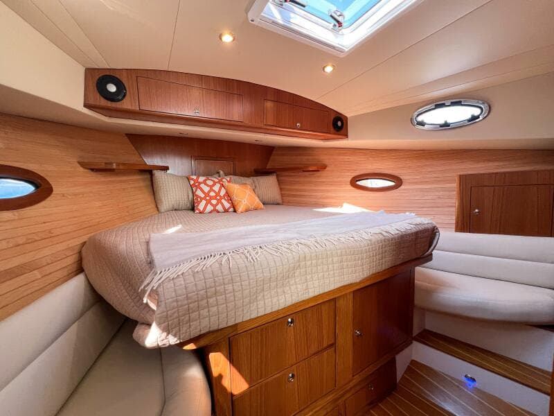 2026 True North 39 Outboard Express