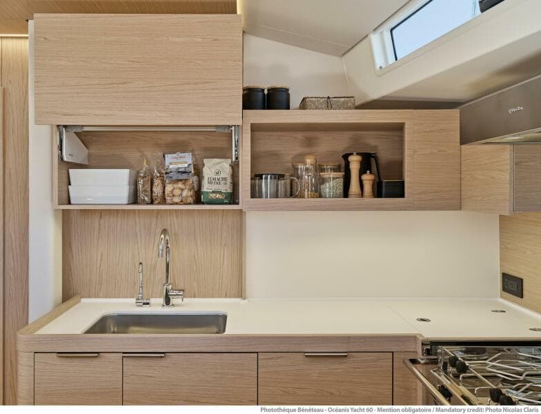 BENETEAU Oceanis Yacht 60