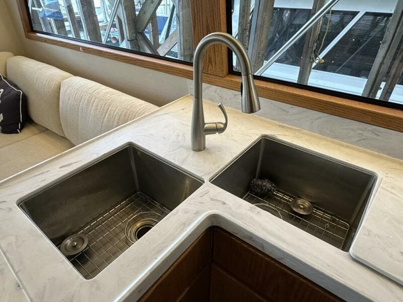 1993 West Bay Pilothouse