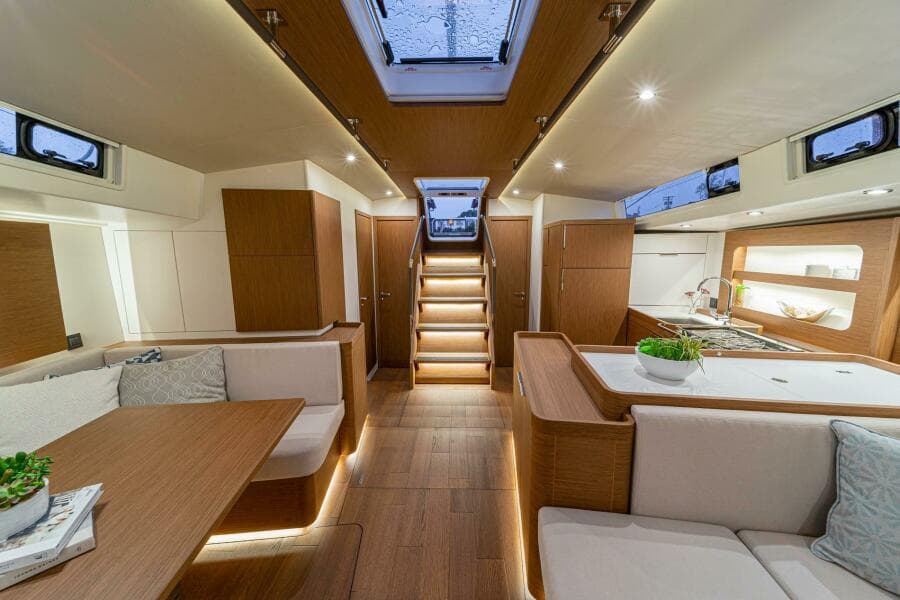2025 BENETEAU Oceanis Yacht 54