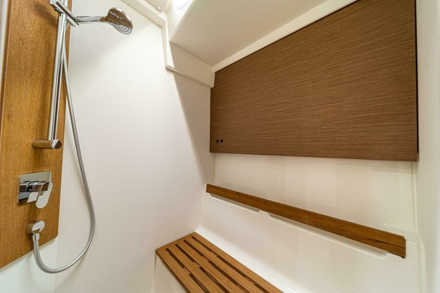 2025 BENETEAU Oceanis Yacht 54