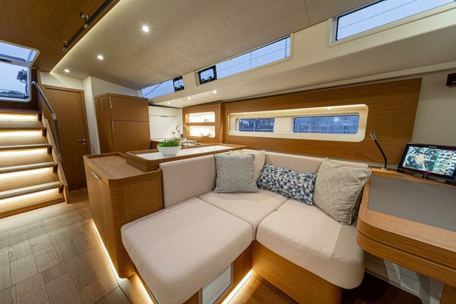 2025 BENETEAU Oceanis Yacht 54