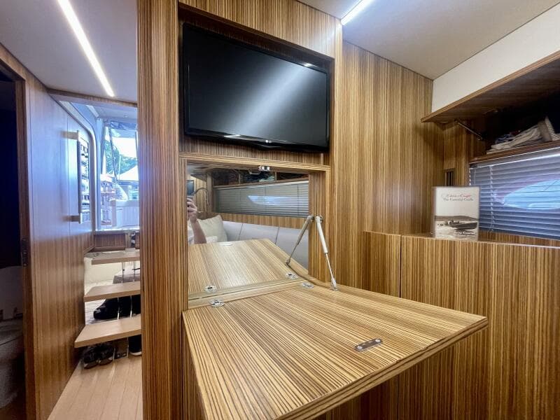 2017 Chris-Craft Commander 42