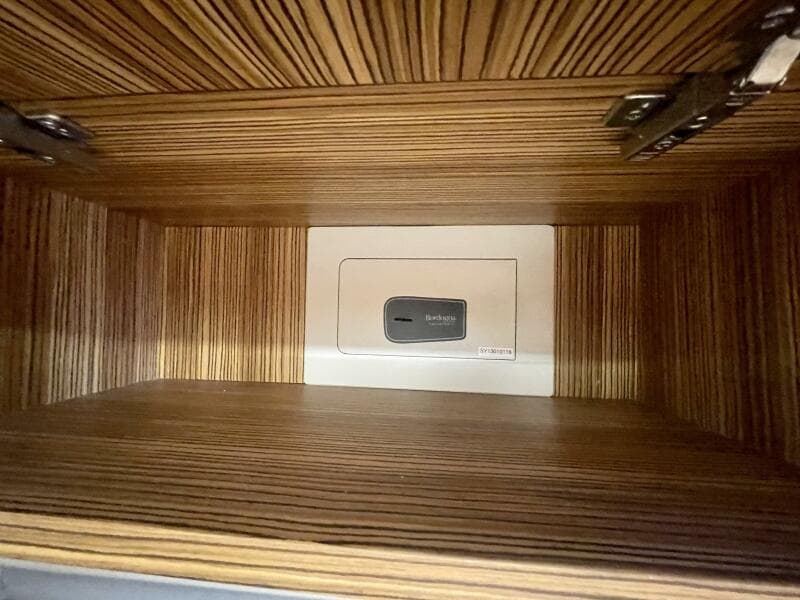 2017 Chris-Craft Commander 42