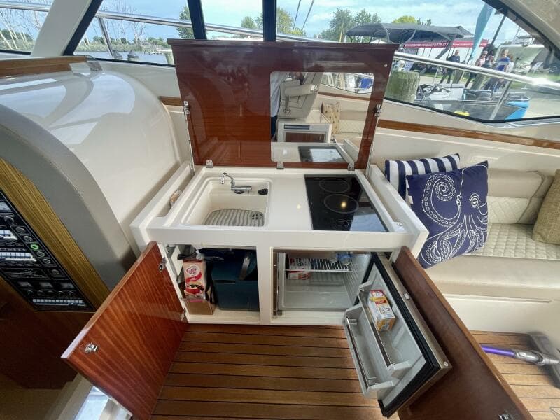 2017 Chris-Craft Commander 42