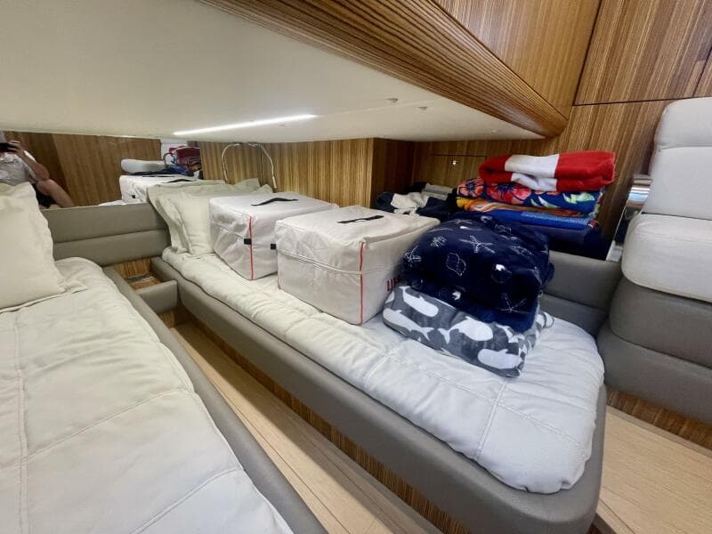 2017 Chris-Craft Commander 42