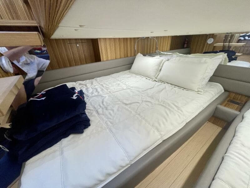 2017 Chris-Craft Commander 42