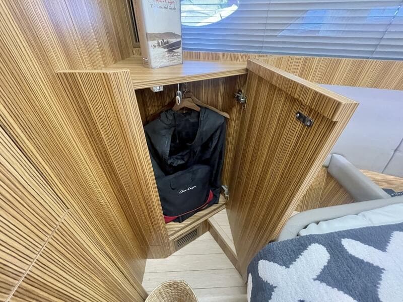 2017 Chris-Craft Commander 42