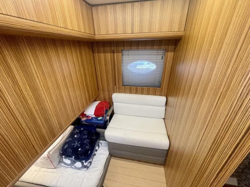 2017 Chris-Craft Commander 42