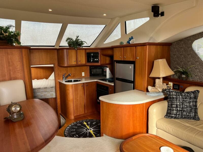 2002 Silverton 39 Motor Yacht